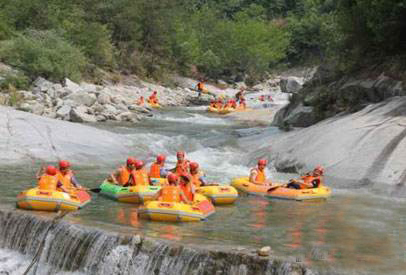 英山桃花冲拓展漂流基地