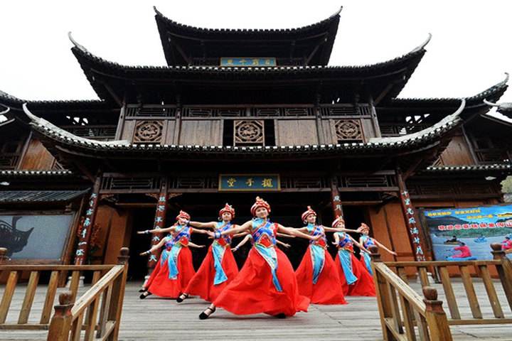 黄陂锦里沟赏花休闲拓展基地