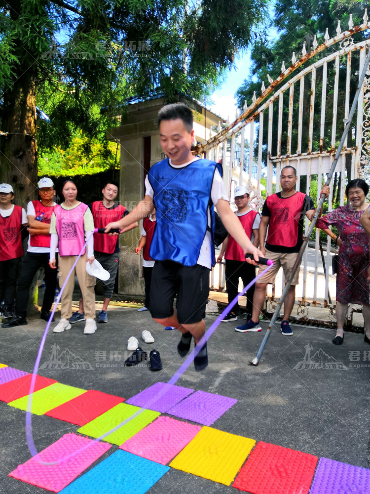 均衡教育户外拓展活动