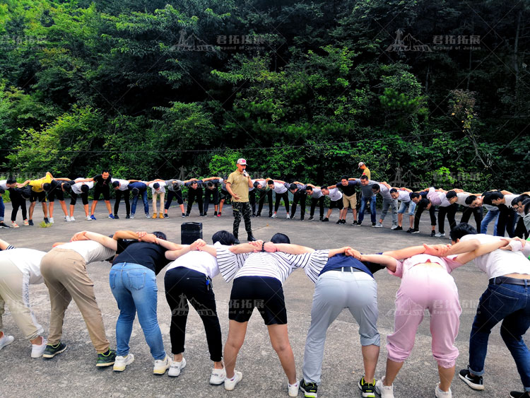 均衡教育户外拓展活动