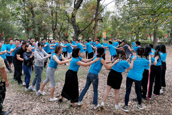 中国质地大学金龙水寨MBA和MPA学员素质培训
