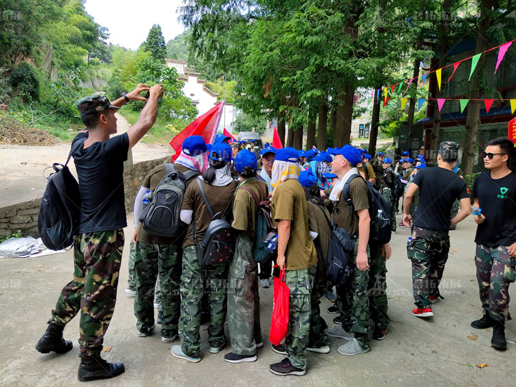 万吉物业2019双峰山徒步拓展