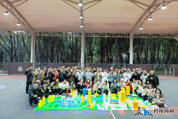 融创地产汉口江滩足球场共筑未来城