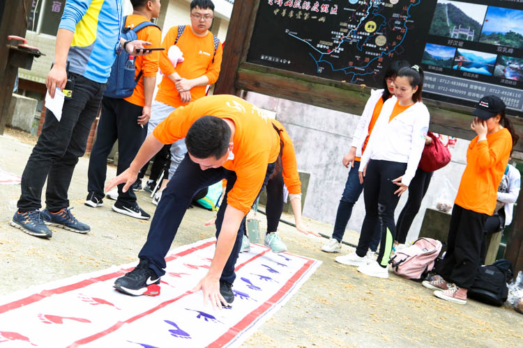 金地双峰山徒步