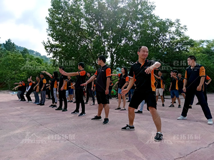 华宇物流云雾山皮划艇“水上竞技”