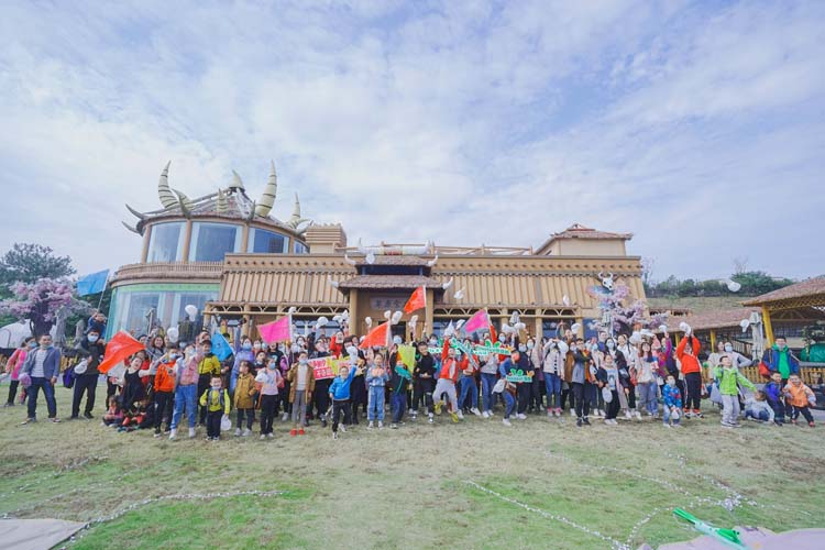 施耐德200人木兰草原亲子活动