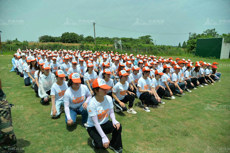 众汇信2019年年度员工素质千人拓展活动