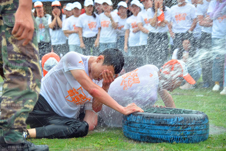 众汇信2019年年度员工素质千人拓展活动