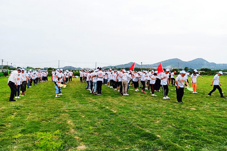 众汇信2019年年度员工素质千人拓展活动