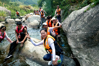 隐舍瑜伽龙潭冲拓展