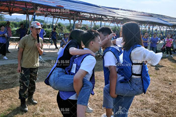 易佰集团百果园团建