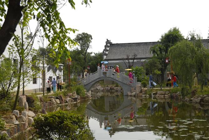 神龙公司配件中心库张公山寨一日拓展培训