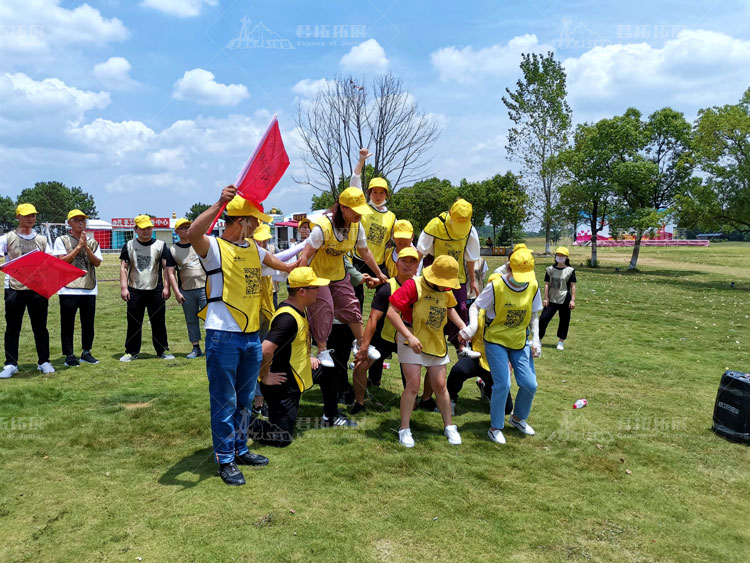 河南尚东集团木兰草原两天拓展训练