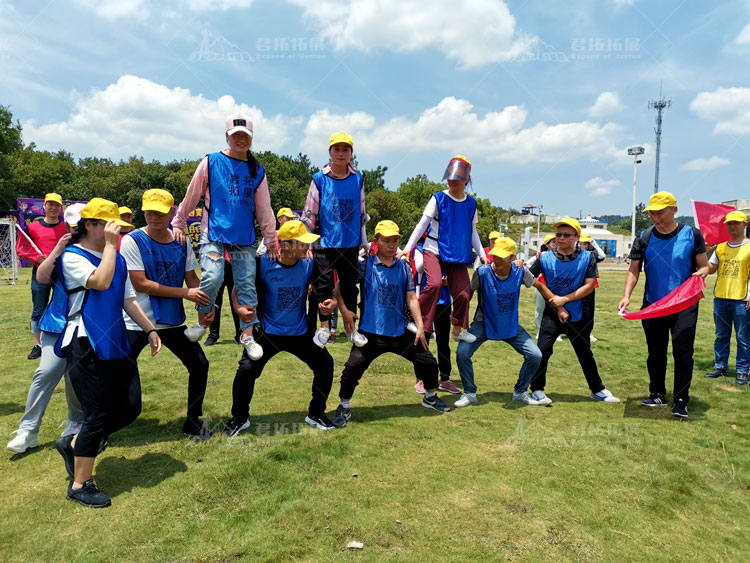 河南尚东集团木兰草原两天拓展训练