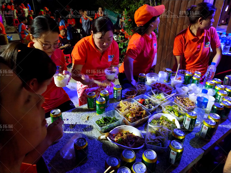 贵州益佰湖北分公司（县上）2019年度拓展活动