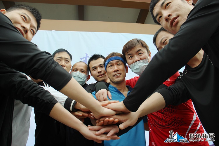 康宁显示科技径河公园5公里跑步