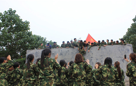 太平洋财险分公司木兰古门拓展培训