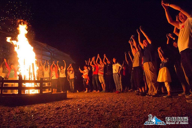 篝火晚会.jpg
